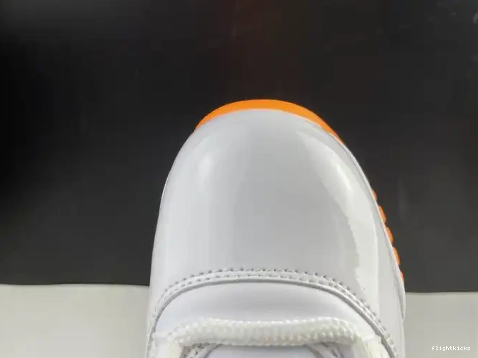 JORDAN AH7860-139 11 CITRUS LOW AIR RETRO BRIGHT 0524